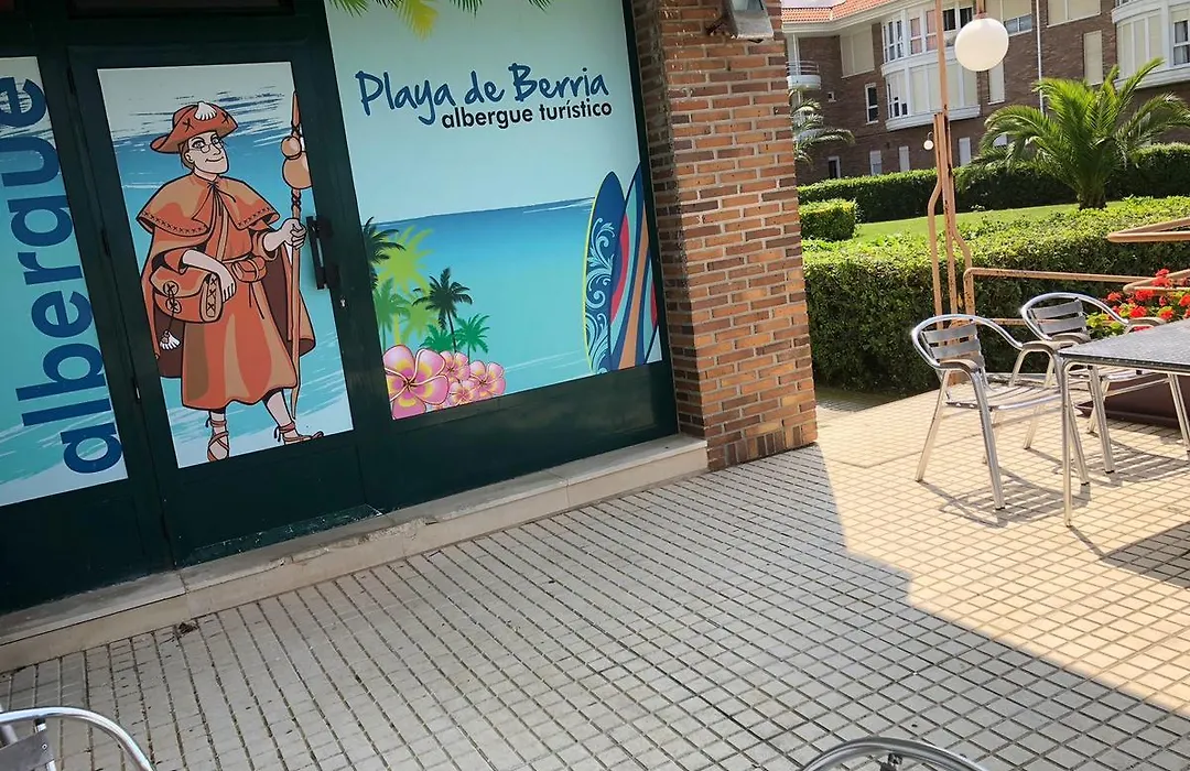 Albergue Turistico Playa de Berria-1